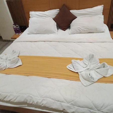 Shree Murlidhar Guest House Surat Exterior foto