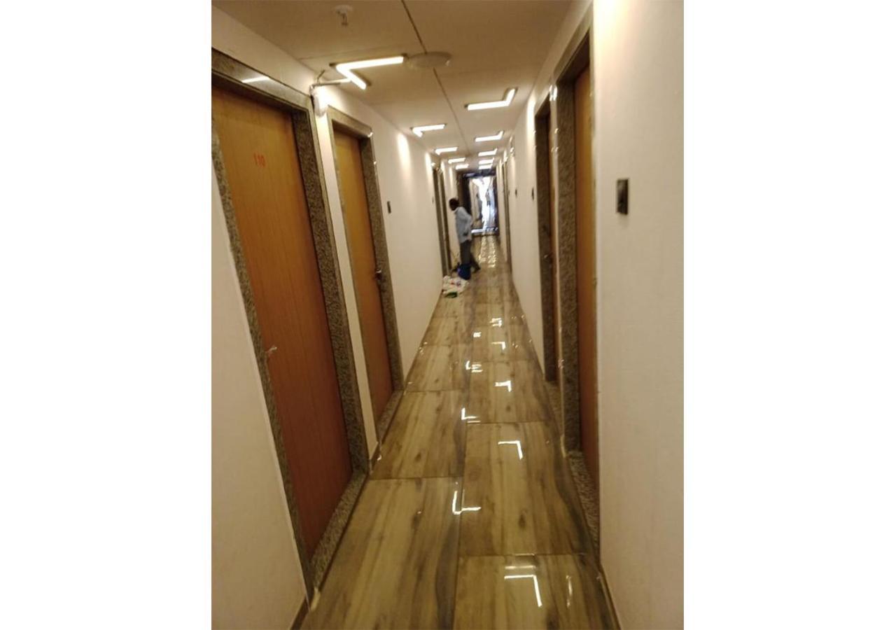 Shree Murlidhar Guest House Surat Exterior foto